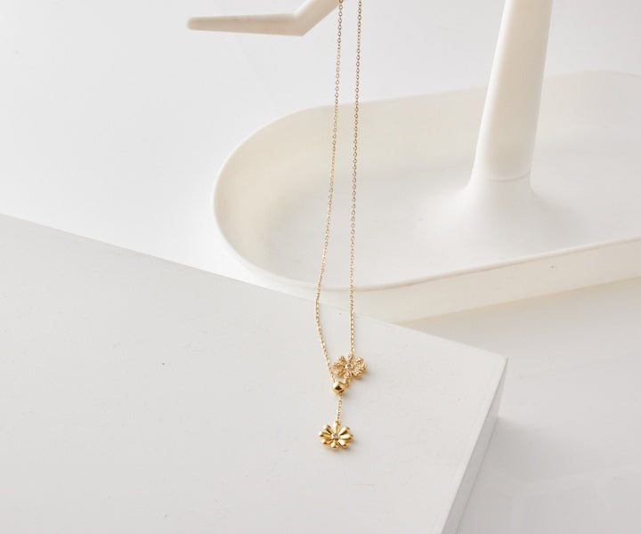 Vibrant Gold Flower Necklace For Sale - Fashion Jewelry | Lagnima